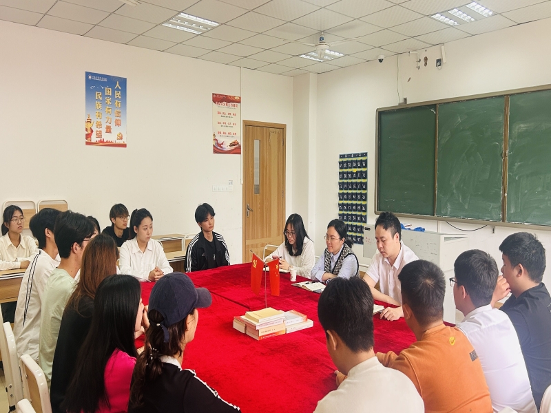 5.15期中座谈会1.jpg